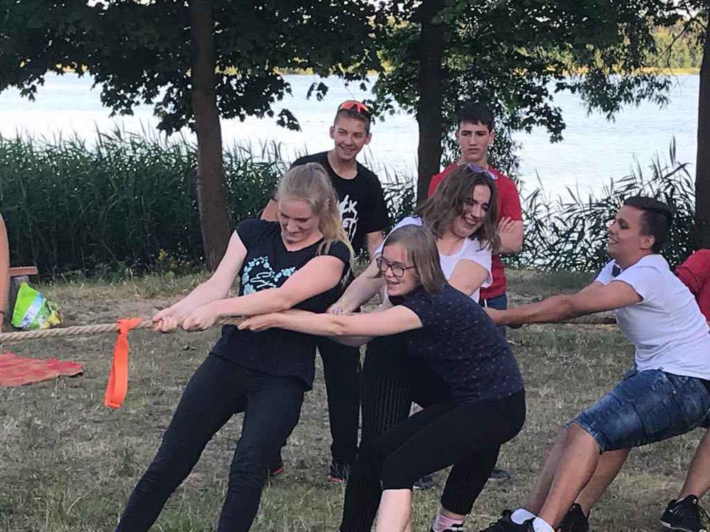 Wieczorek z zabawami na pożegnanie gimnazjum.