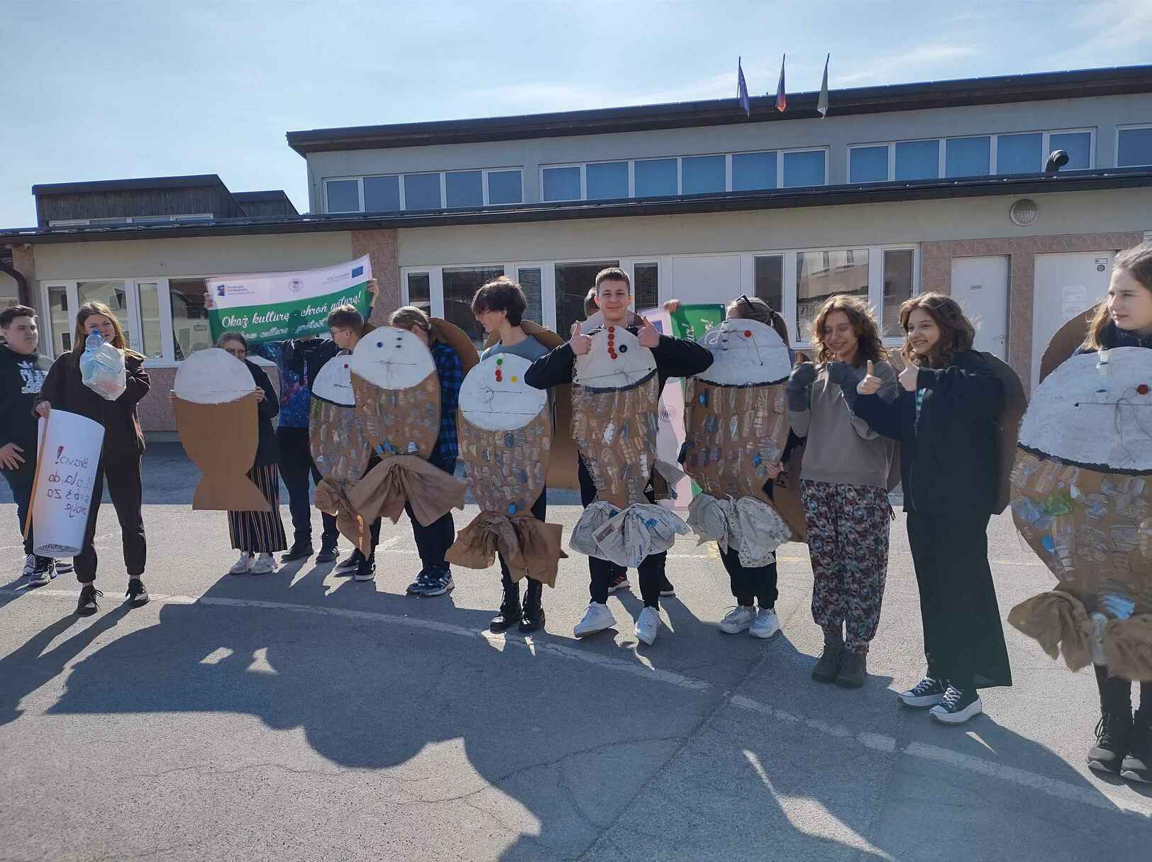 Flashmob: BĄDŹ CZŁOWIEKIEM, DAJ ŻYĆ RYBIE!